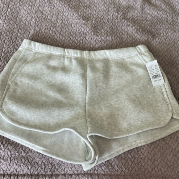 NWT PacSun Women’s Light Gray And Cream Shorts Size Medium - Picture 1 of 6